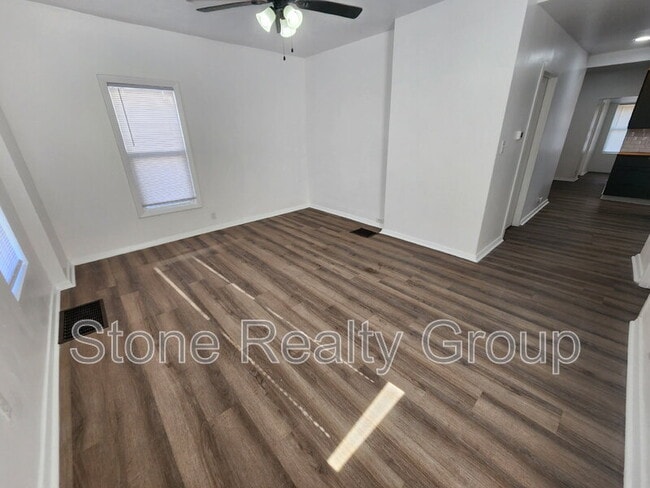 Photo - 28 S 13th 1/2 St