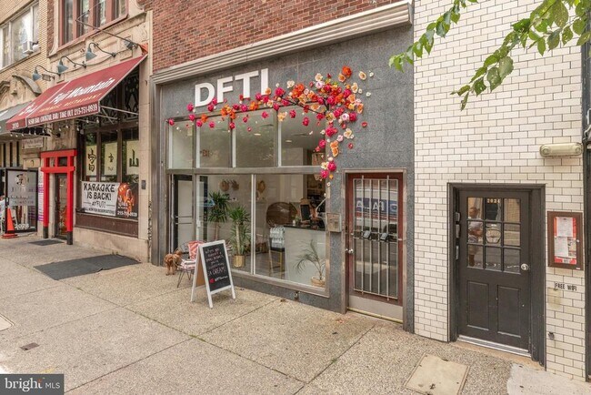 Photo - 2032 Chestnut St Unit 3R