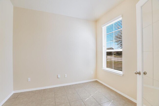 Photo - 19216 Kimberlite Dr
