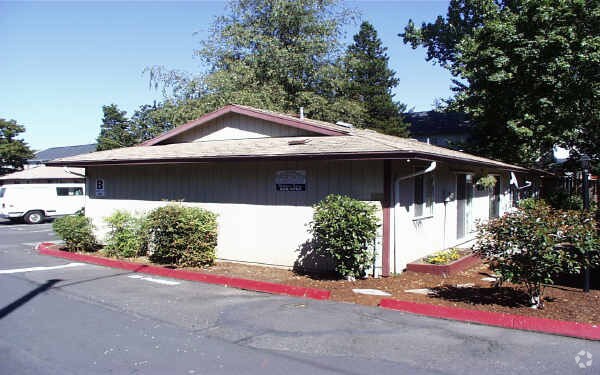 Photo - Evergreen Gardens