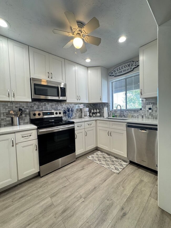 Photo - Annual turnkey furnished 2-Bedroom, 2-Bath... Unit 1634-201