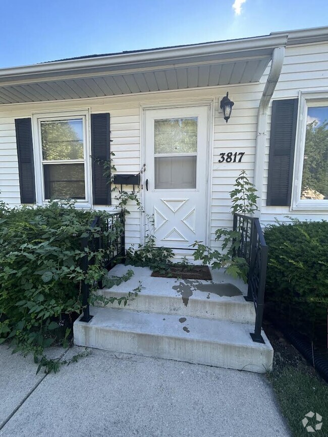 Building Photo - 3817 N 86th St Rental