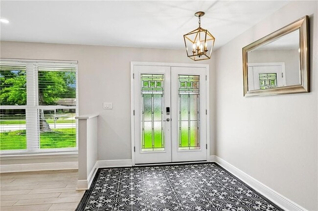 Photo - 208 Country Club Blvd