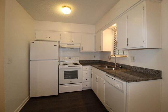 Photo - Updated 3 Bedroom 2 Bath Duplex in Olathe