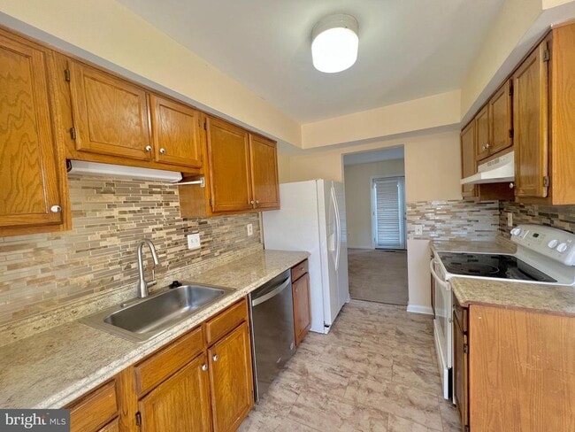 Photo - 1707 Featherwood St