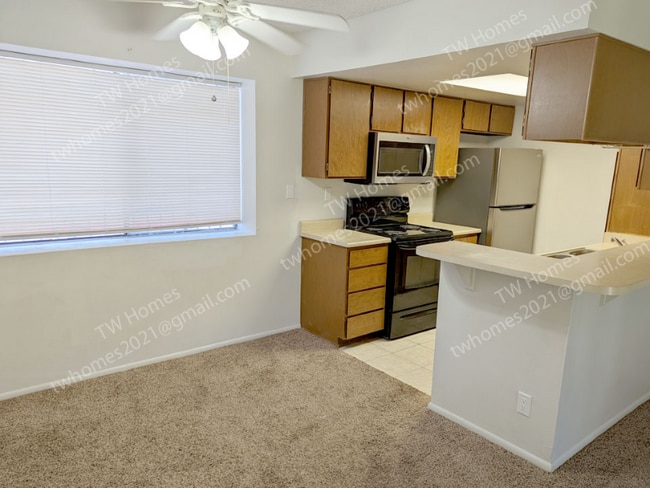 Building Photo - 1111 E University Dr