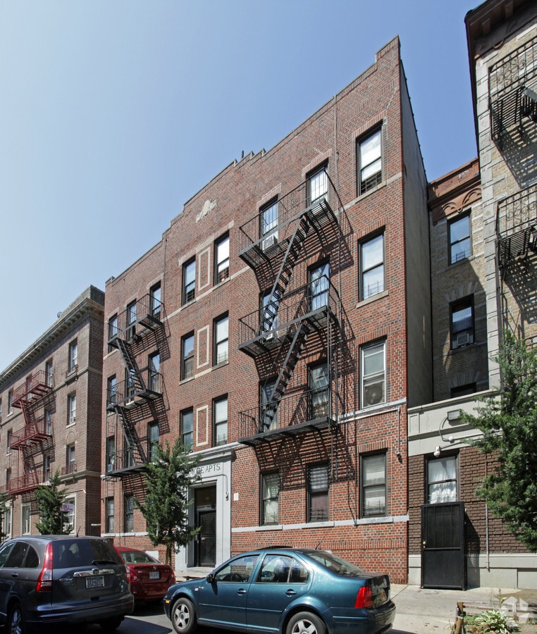 Photo - Elmore Apartments