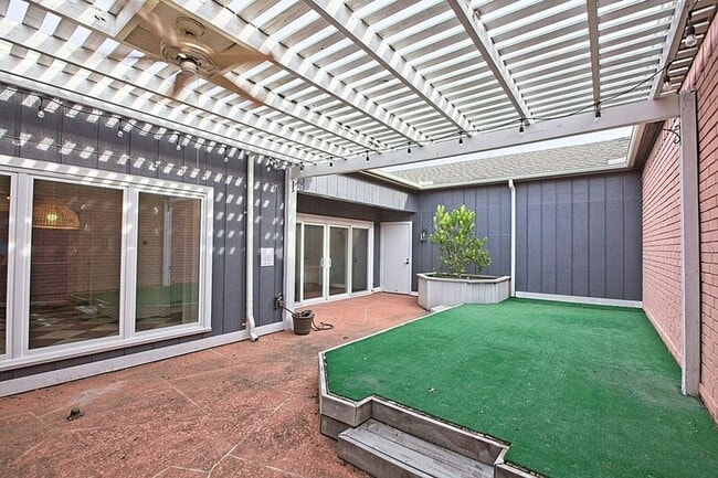 Photo - 3217 Squireswood Dr