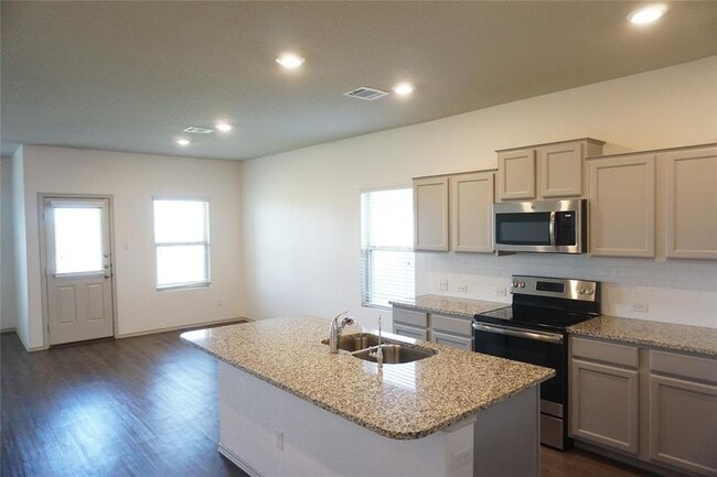 Photo - 707 Carol Dr