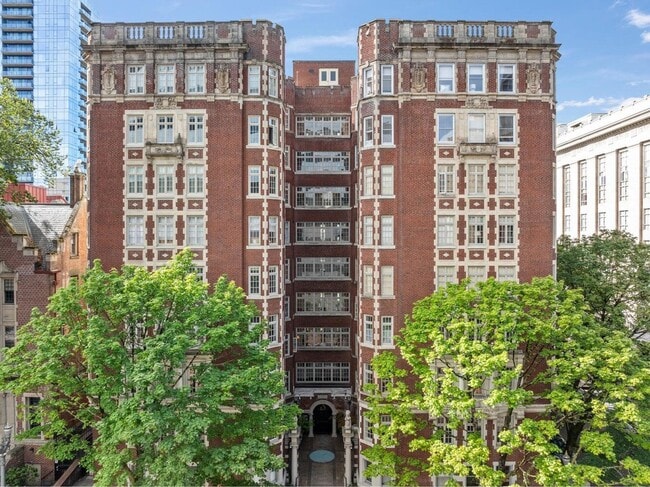 Building Photo - 1209 SW 6th Ave