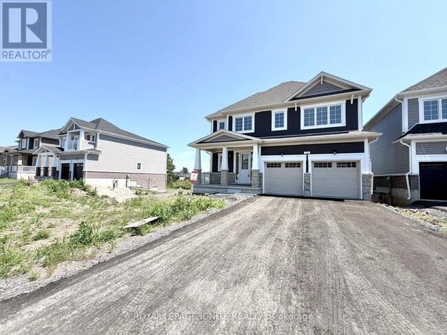 Photo - 20 Royal Oak Cres