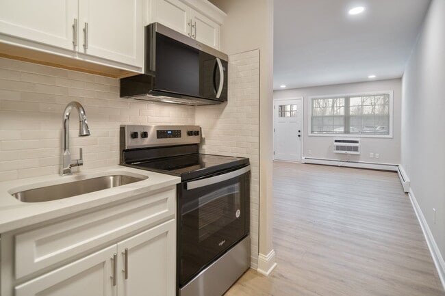 Photo - Burdeck Street Apartments
