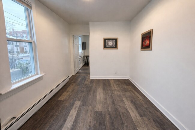 LIVING ROOM - 9 Washington St Unidad 1