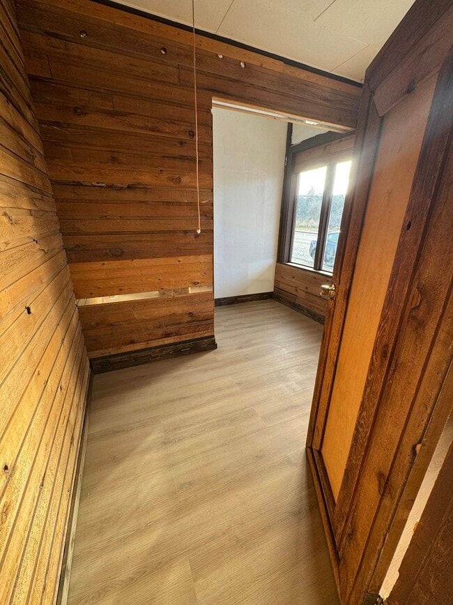 Photo - 414 Main Ave W