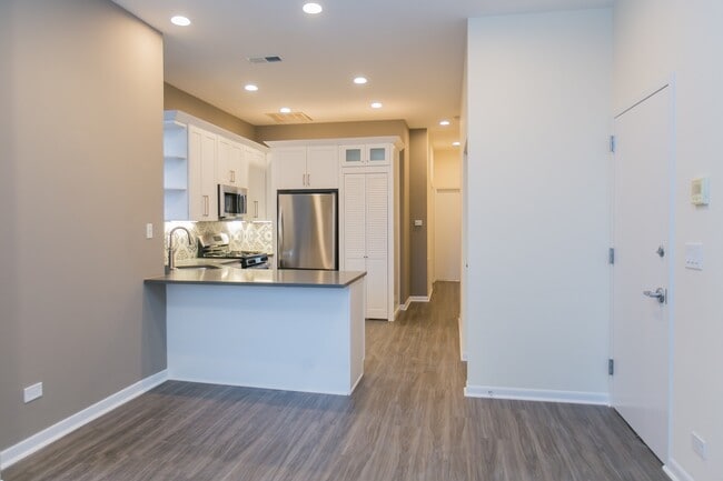 Photo - 2324 N Clark St Unidad Apt 2