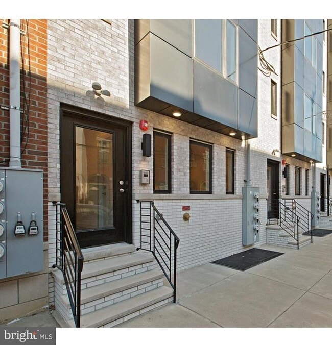 Building Photo - 1515 Brown St Unit 3