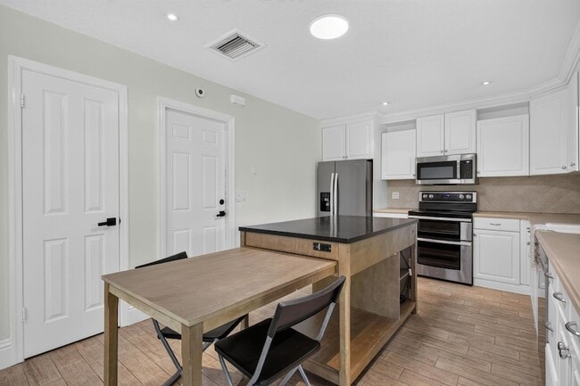 Photo - 6410 NW 34th Ave