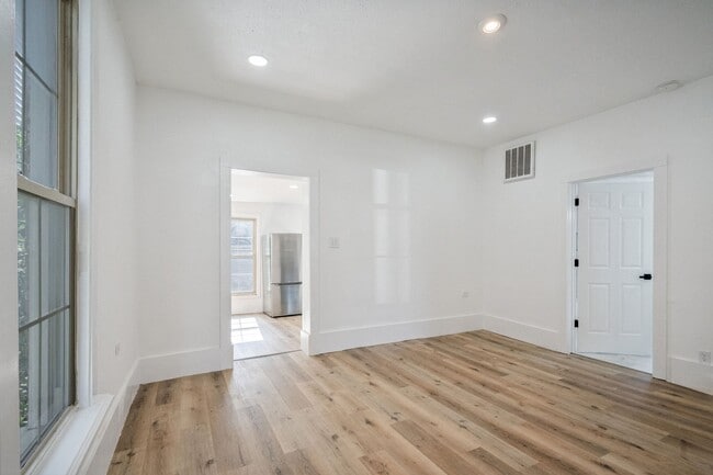 Photo - 634 S Union St