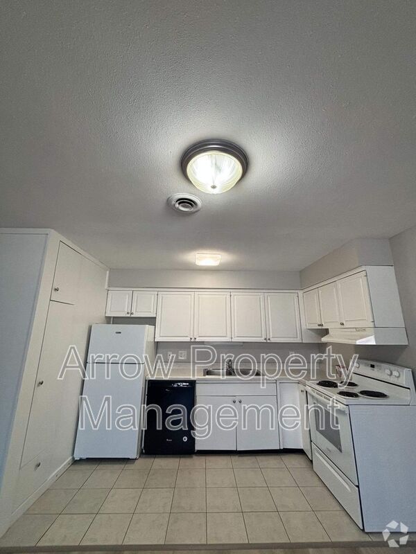 Building Photo - 2501 N St Rental
