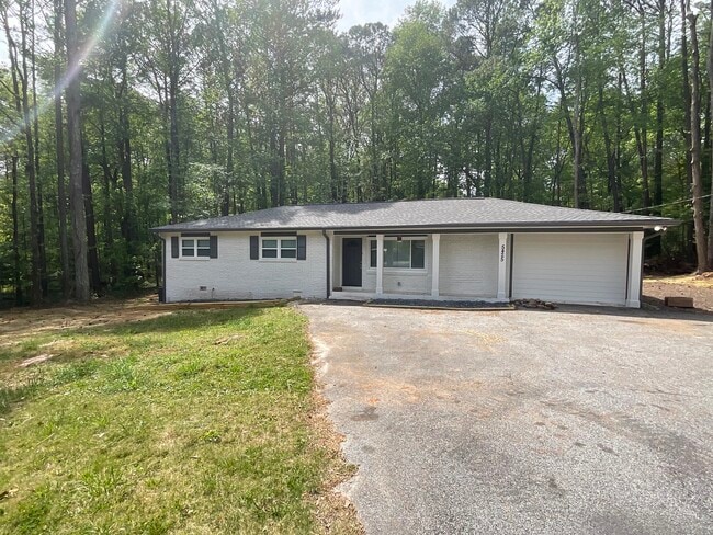 Building Photo - 5425 Herndon Blvd