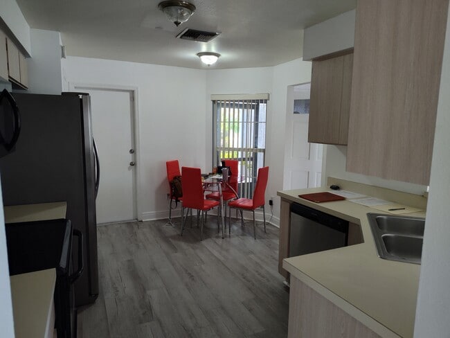 Photo - 5202 Oceanside Ct