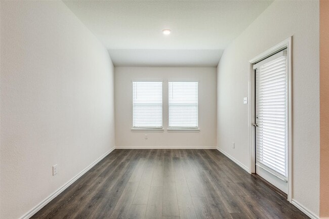 Photo - 111 Barbara Ln