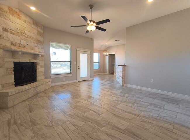 Photo - Charming 4 bedroom, 2 bath home AVAILABLE NOW!