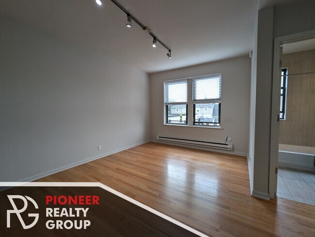 Photo - 2832 W Palmer St Unit 306