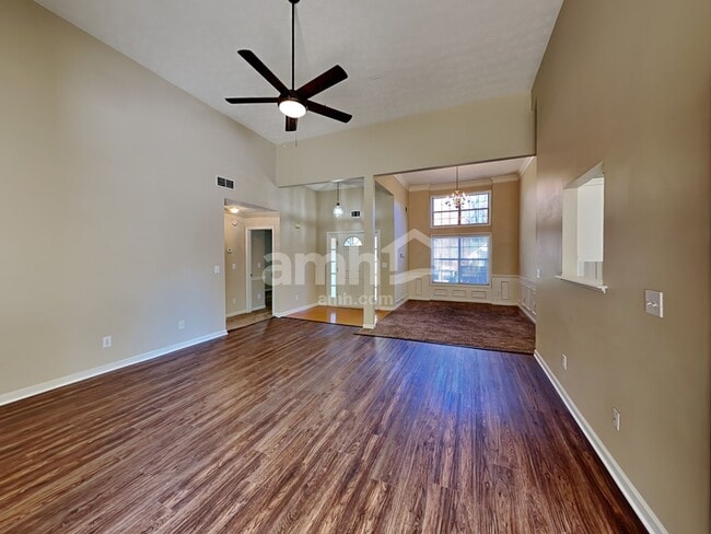 Photo - 440 Waverly Point Dr