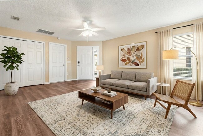 Photo - 233 Southbridge Cir