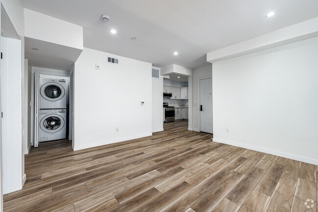 2BR, 2BA - 1100SF - Dining Room