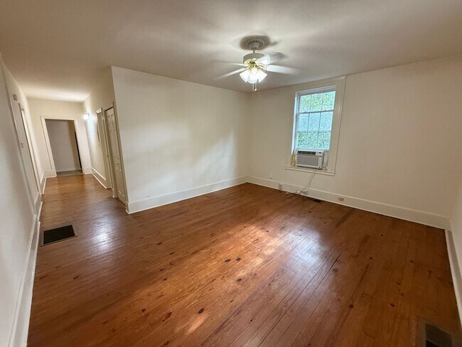Photo - Charming Historic Home – Spacious 2-Bedroo... Unit 530