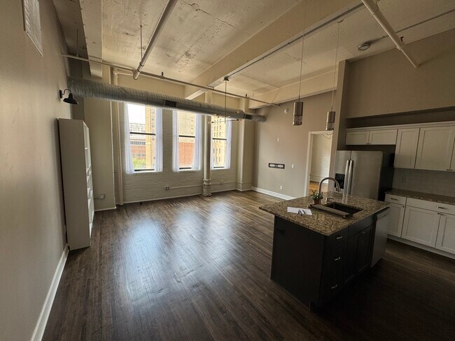 Photo - 817 Main St Unit 4C