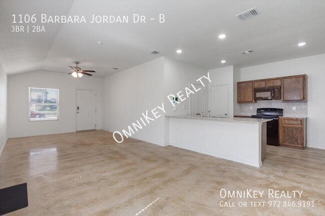 Photo - 1106 Barbara Jordan St Unit B