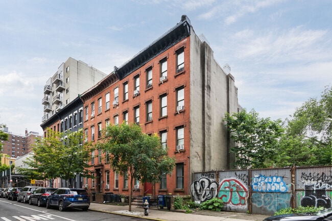 Building Photo - 366 Baltic Street Rental