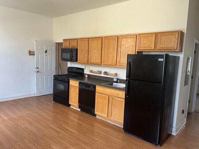 Photo - 4056 Chestnut St