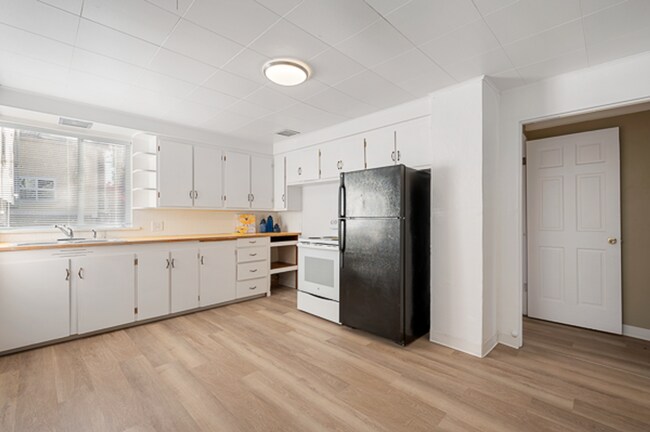 Photo - 52ND Street Apartments Unit 2