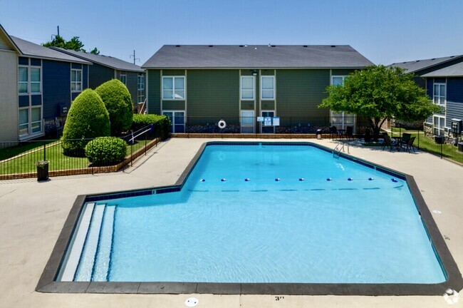 POOL AREA - The Cottages@Hefner RD Rental