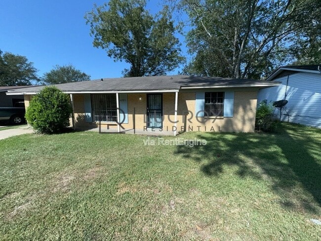 Building Photo - 6521 Lyndon B Johnson Dr