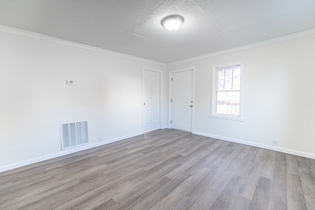 Photo - 803 S 4th St