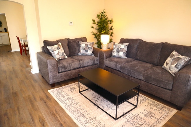 Photo - 126 E Woodrow Ave