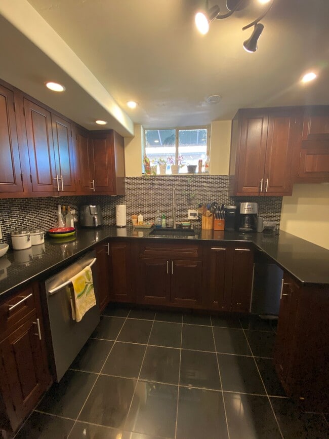 Photo - 1660 Winona Ct