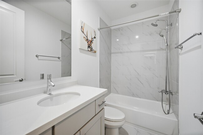 Photo - 707 Bringhurst St