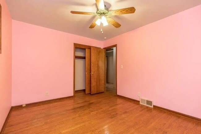 Photo - 4818 Norwood Ave