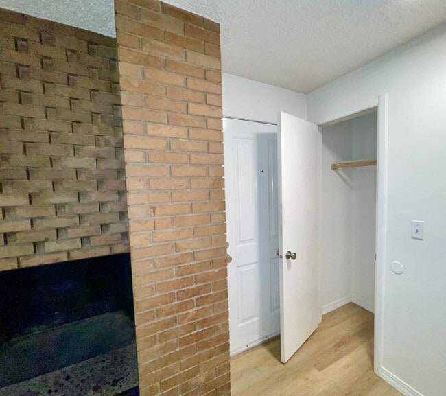 Photo - RENOVATED 2BD/1BA MILLWOOD APARTMENT | A/C | COVERED PARKING | PET FRIENDLY | AVAIL APRIL 15, 2026 Unidad 8909