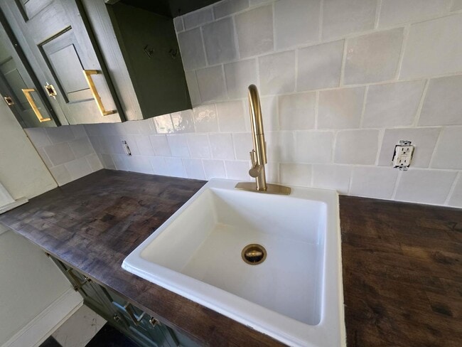 Photo - 159 Oak Park