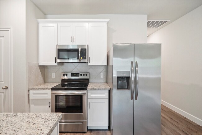 Photo - 412-414 Avenue H