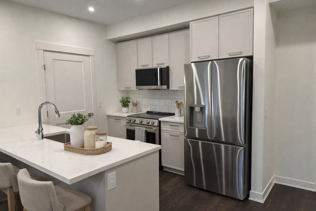 Photo - 5382-200 200 St