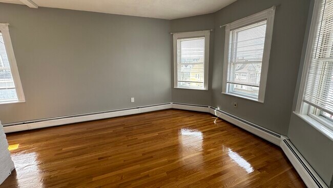 Photo - 66 Morton Ave Unit 3