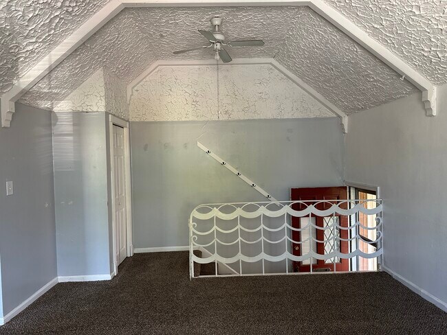 923 E Whitman St Unit 923